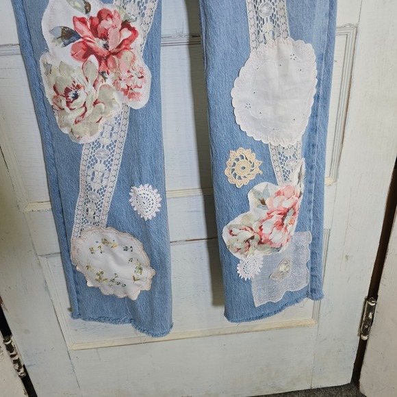 Upcycled Abercrombie womens jeans lace doilies appliques‎ raw hem 25/0 - Picture 4 of 11
